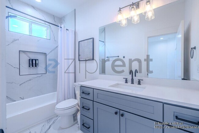 Building Photo - 2852 Cline St