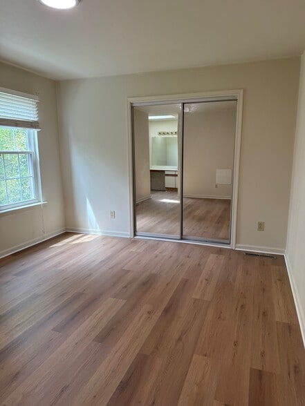 Main bedroom - 4614 Islander Ct