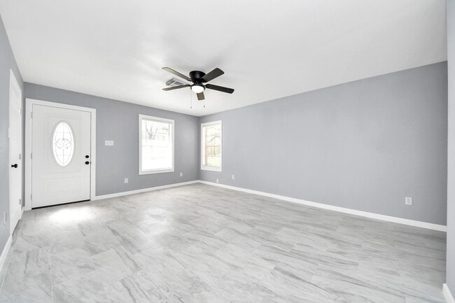 Building Photo - 5103 Karu Dr