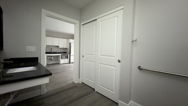 Building Photo - 251 Sladen St
