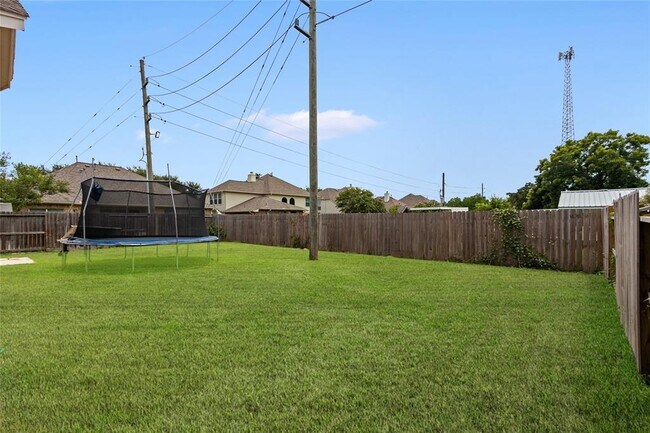 Building Photo - 3011 Grand Lakeview Dr