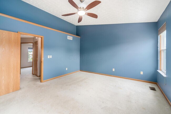 Building Photo - 645 Thatch St