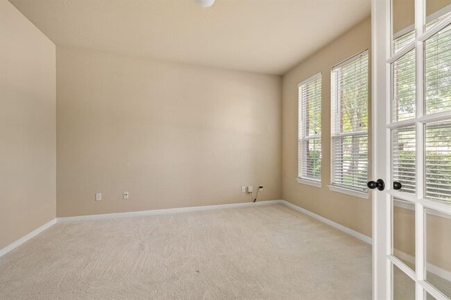 Building Photo - 676 Rusk Rd