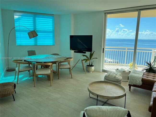 Building Photo - 2475 Brickell Ave