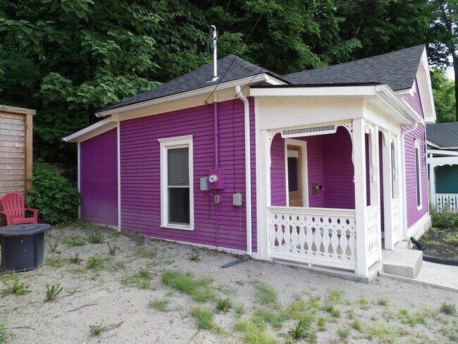 Building Photo - 609 Taylor Ave