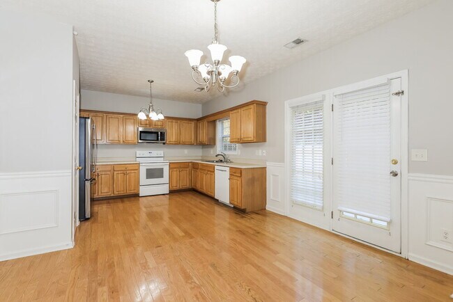 Building Photo - 145 Alessie Dr