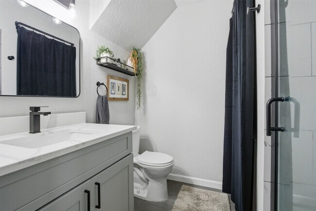 Building Photo - 1004 E Red Cedar Cir