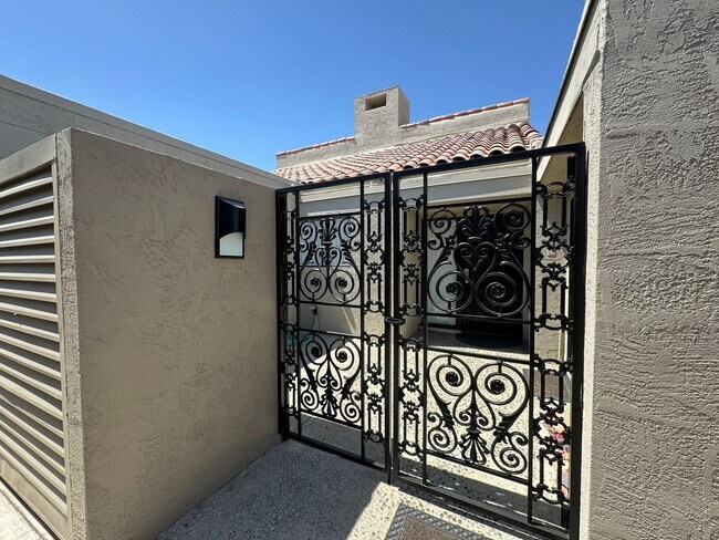 Building Photo - 34983 Mission Hills Dr