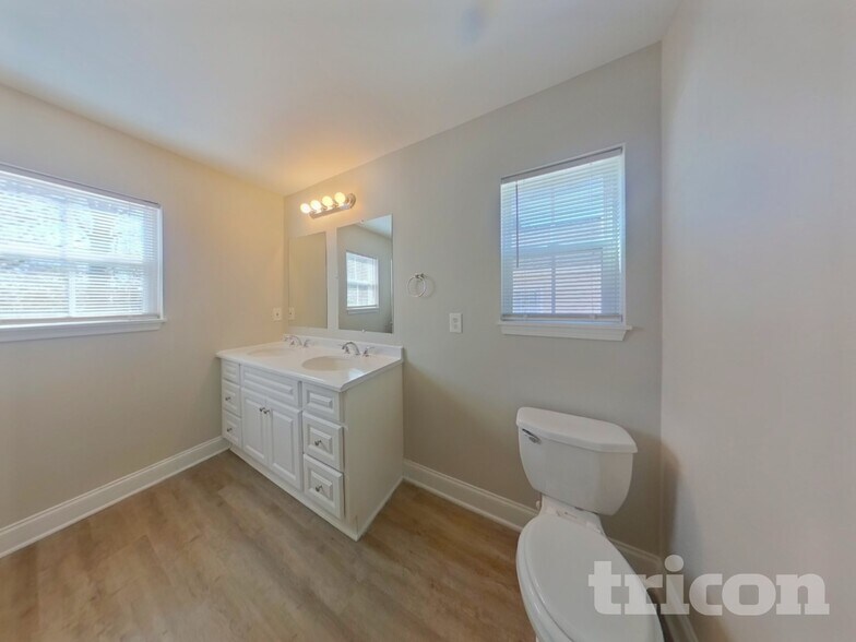 Building Photo - 715 West Blvd