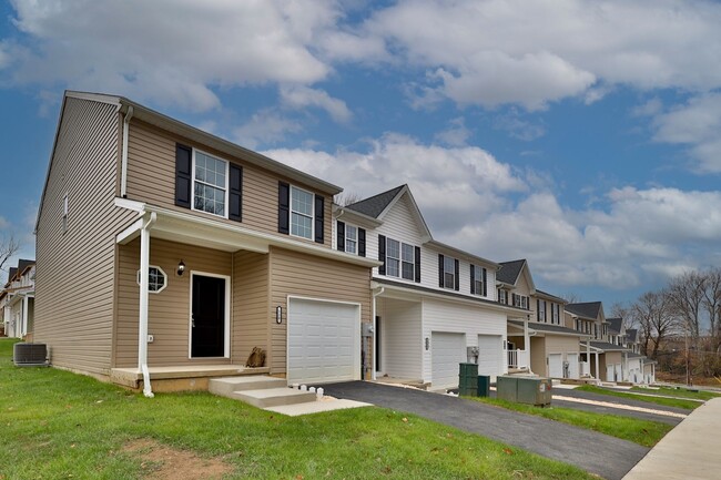 Primary Photo - Brand-new construction 3 bedroom townhouse...