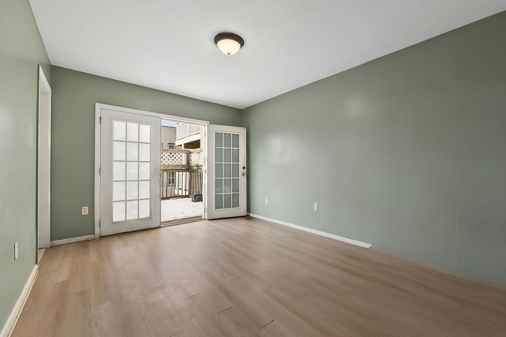 Building Photo - 15 Wales Ave