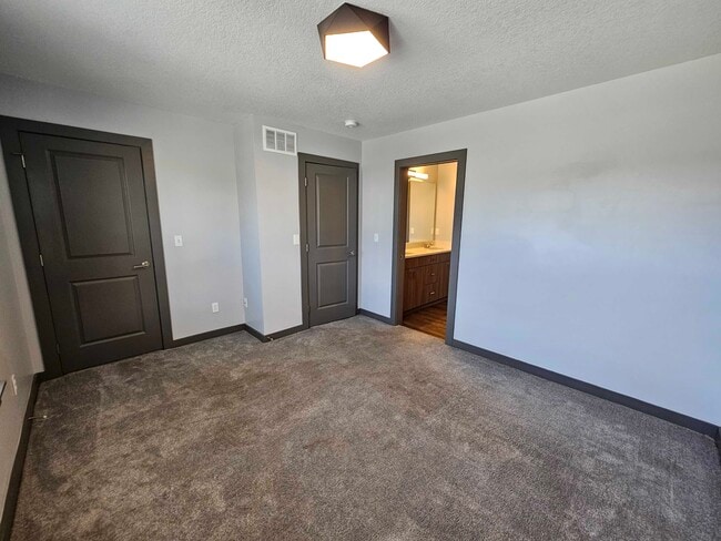 Building Photo - 7620 N Mercier Ct