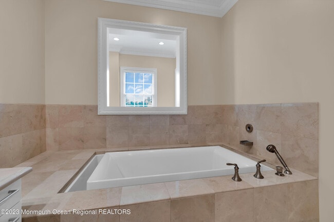 Building Photo - 131 Oval Rd