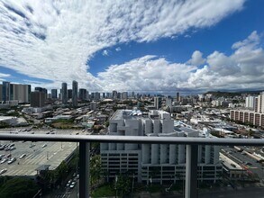 Building Photo - 2510