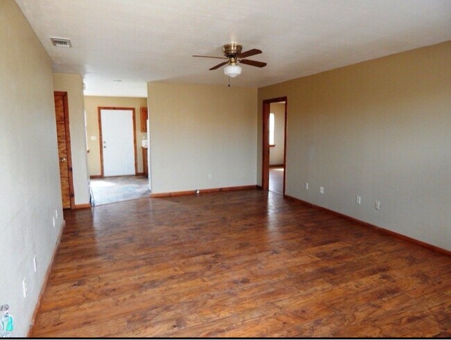 Building Photo - 4 Sunset Cir