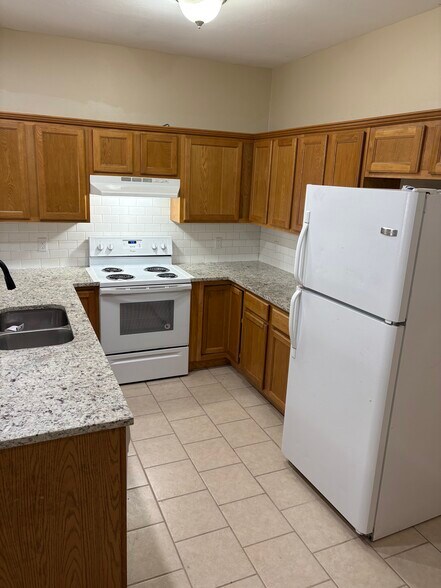 Kitchen - 9710 SW 17th St