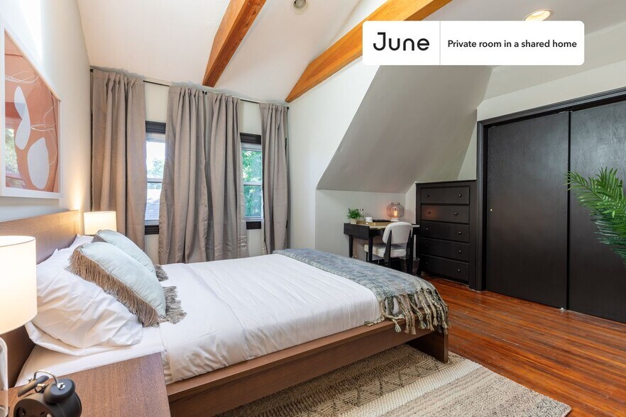 Primary Photo - Room in Shared 5 bed/2 bath home