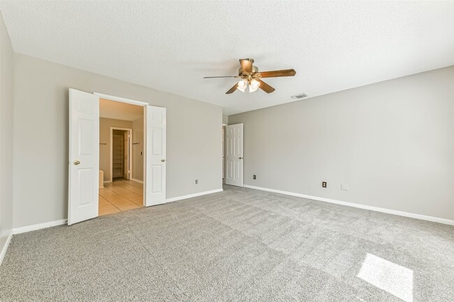 Building Photo - 2107 Bennigan St