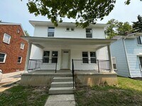 Building Photo - 4224 Fairview Dr