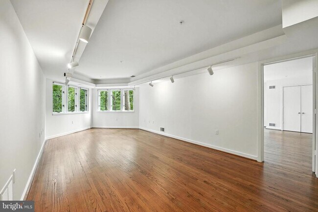 Building Photo - 6702 Oregon Ave NW