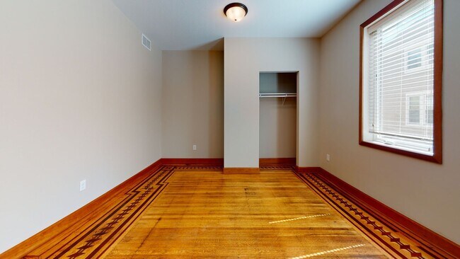 Building Photo - 1055 13th Ave SE