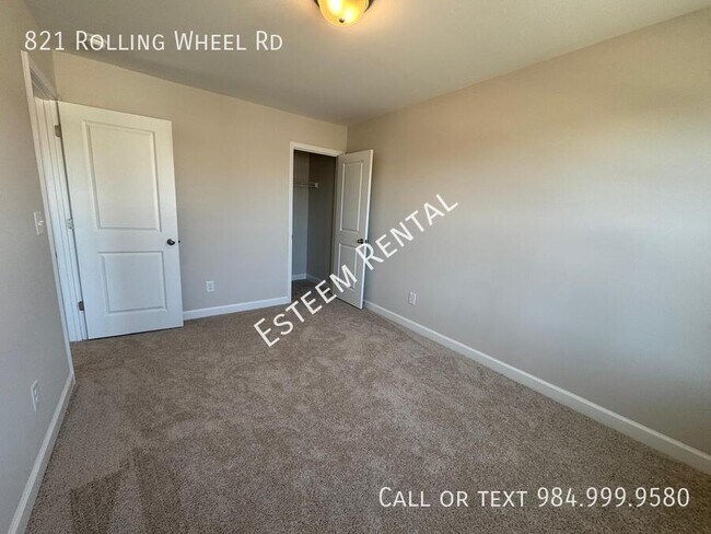 Building Photo - 821 Rolling wheel Rd