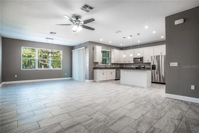 Building Photo - 5424 Lunn Landings Ave