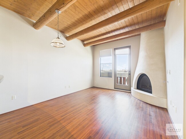 Building Photo - Gorgeous Unfurnished 1 bedroom, 1 bath in ...