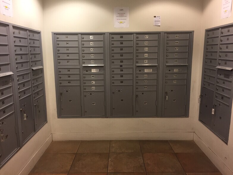 Mailbox - 2349 Jefferson St