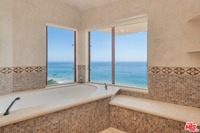 Building Photo - 31776 Broad Beach Rd