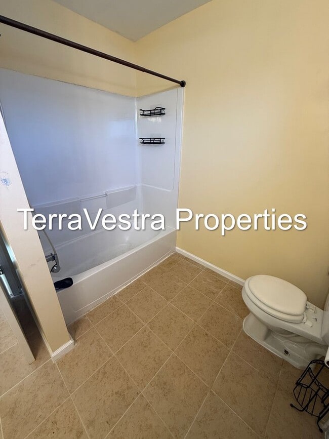 Building Photo - 101 N High St