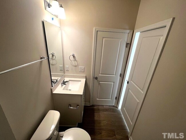 Building Photo - Beautiful 3 Bedroom 2.5 bath