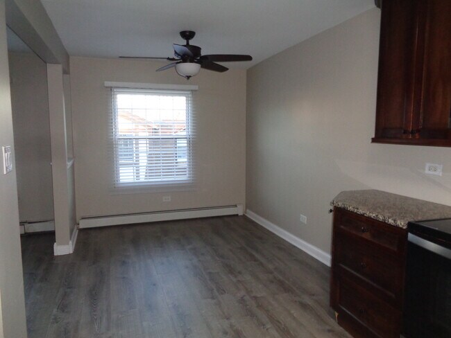 Building Photo - 9435 86th Ct