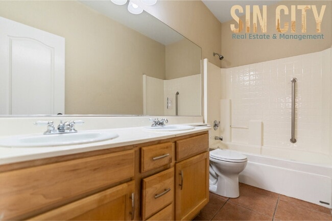 Building Photo - 7555 Trickling Wash Dr