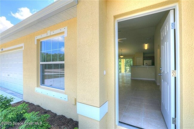 Building Photo - 8876 98th Ct