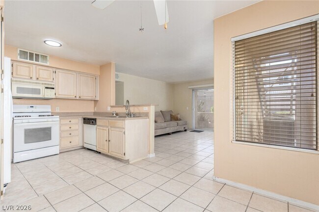 Building Photo - 5710 E Tropicana Ave