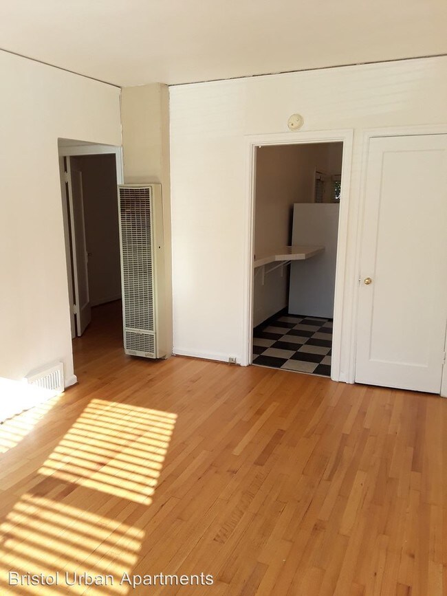 Building Photo - 727 NE Schuyler St