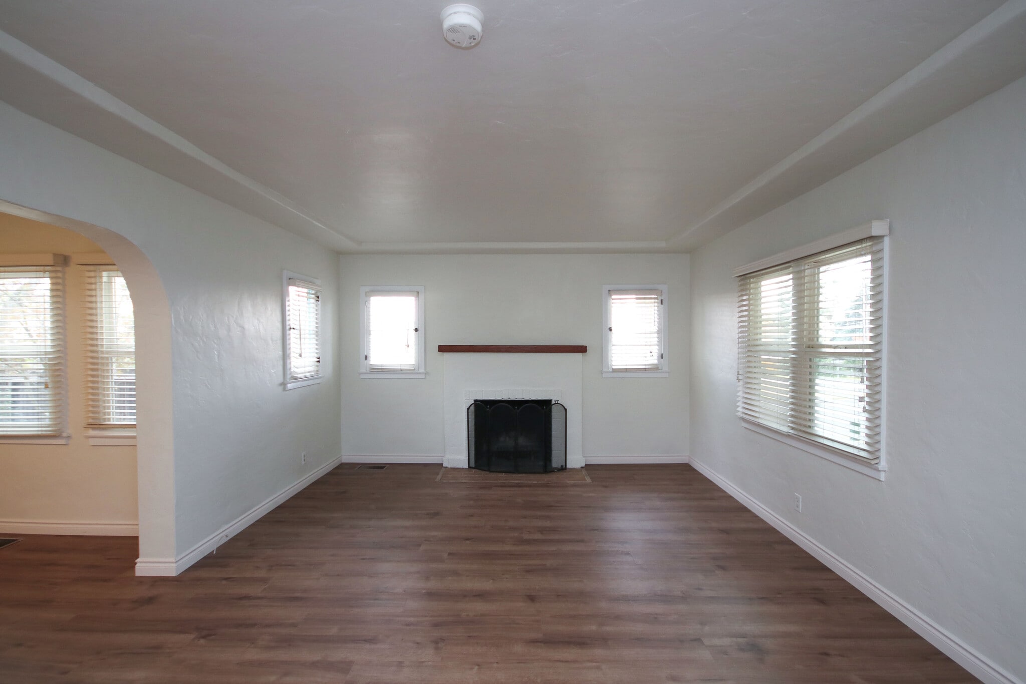 Building Photo - 2350 Marengo Ave