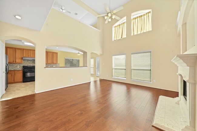 Building Photo - 18123 Memorial Falls Dr