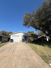 Building Photo - 125 London Ln