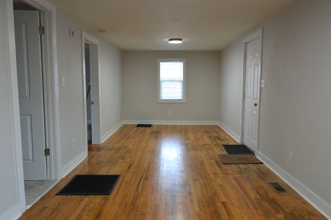 Building Photo - "Charming 3-Bed Oasis with Gleaming Hardwood Floors in Cheyenne - 1200 Sq Ft of Comfort!"