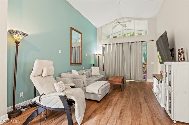 Building Photo - 391 Pindo Palm Dr