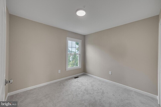 Building Photo - 8101 Chelaberry Ct