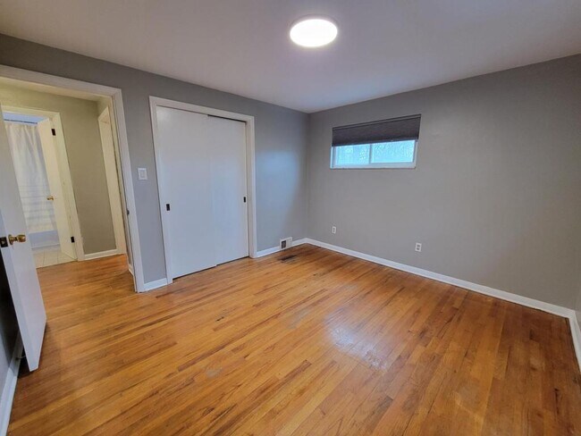 Building Photo - 137 Rosemont Dr