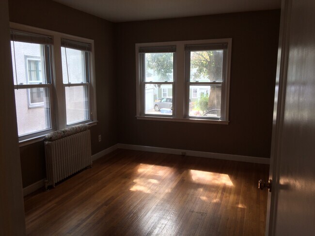 Third BR - 3412 Humboldt Ave S