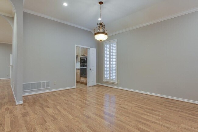 Building Photo - Location....Location....Location....