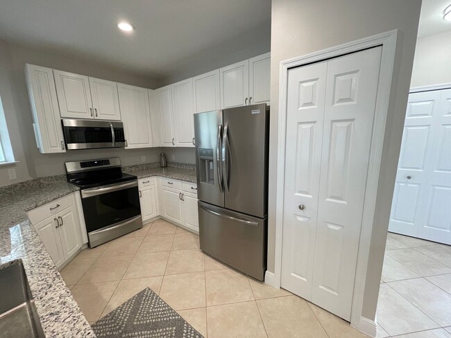 Building Photo - 1325 Sweetwater Cove
