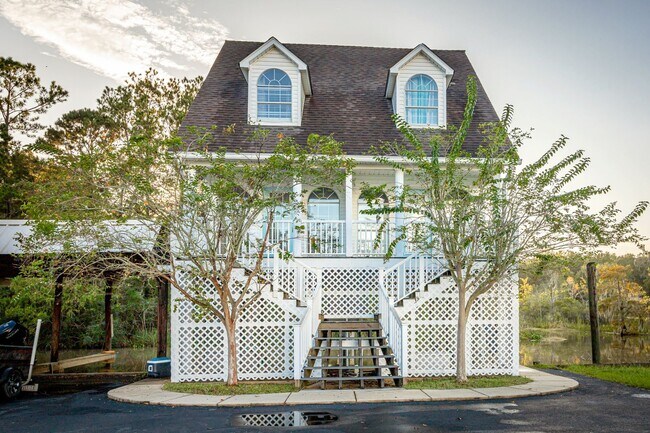 Building Photo - 1102 Stanfield Point Rd