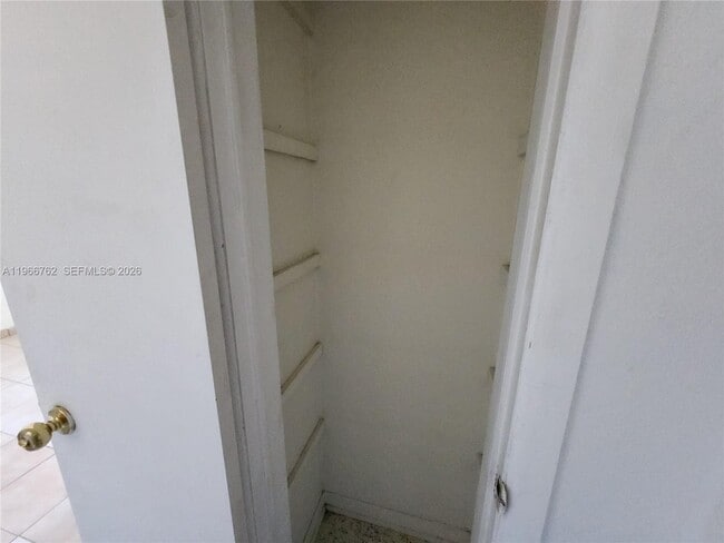 Building Photo - 16311 SW 102nd Ct