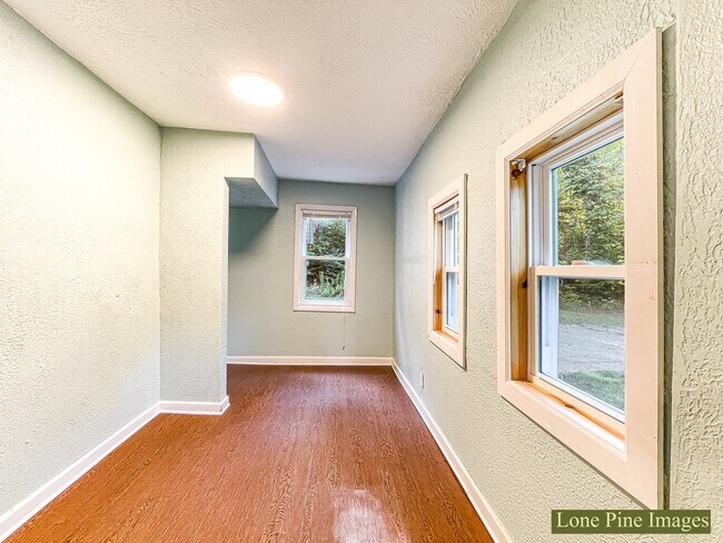Building Photo - 8571 W Cameron Bridge Rd